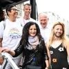 „Wir tun alles, um euch beizustehen“: Berlins Sozialsenatorin unterstützt „Pride Parade“ gegen Neonazis