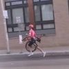 VIDÉO. Le cycliste Neilson Powless fait un sprint vélo sur l’épaule mais voit la victoire s’échapper