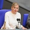Ob wegen des CSD oder T-Shirts: In nur vier Monaten eckt Klöckner schon ordentlich an