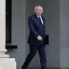 "C'est ce qui crispe le plus" : la suppression de deux jours fériés voulue par François Bayrou est-elle "un leurre" pour faire passer les autres mesures budgétaires ?