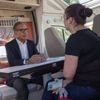 REPORTAGE. Sur la route, à bord du bureau mobile d’un député