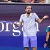 Furieuze Medvedev zet US Open op stelten na voorval met fotograaf op baan