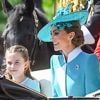 Detail erinnert an Queen: Prinzessin Kate strahlt in Türkis bei "Trooping the Colour"-Parade