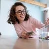 Geen zin in een flexijob? Dat hoeft ook niet: 4 slimme manieren om zonder bijbaan tóch meer geld over te houden