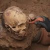 Arbeiders vinden ruim duizend jaar oude mummie in tombe in Peru