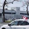 Donald Trump allège les taxes pour les constructeurs automobiles, dépendants du Mexique et du Canada