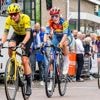 Ellen van Dijk komt hard ten val in Ronde van Lekkerkerk, koers niet hervat: ‘Juiste beslissing om te stoppen’