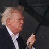 Aus der Schmoll-Ecke: Zu gruselig für eine Überschrift oder: Trump unter der Dusche
