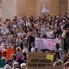 Protest gegen Kürzung: Koalition will nur bei Aufschwung mehr Geld für Bildung