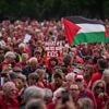 Symbolische rote Linie: Zehntausende fordern in Den Haag härteren Israel-Kurs