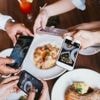 «Si vous me mettez cinq étoiles, le menu est pour moi» : ces commerçants qui flirtent avec la limite