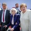 Holocaust-Überlebende: Merkel würdigt Verdienste Margot Friedländers