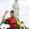 Surf : le Brésilien Yago Dora et l'Australienne Molly Picklum sacrés champion du monde