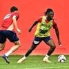 Stade Brestois. « Il n’a pas perdu sa tonicité » : Eric Roy annonce quand Bradley Locko sera apte
