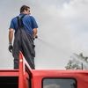 Brand met veertig auto's bij autosloperij in Wernhout onder controle