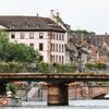 Une croix gammée gravée à Strasbourg sur un lieu dédié à la mémoire de Justes pendant la Seconde Guerre mondiale