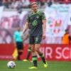 Fußball-Bundesliga: Zu Nmecha: Bornauw wechselt von Wolfsburg nach Leeds