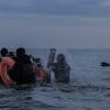 RECIT. "Je n'avais jamais vu ça de la part de la police" : près de Dunkerque, des migrants interceptés dans l'eau à coups de gaz lacrymogène