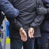 Gäste halten ihn auf: 17-Jähriger will Bar in Berlin mit Schreckschusswaffe ausrauben