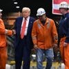 Droits de douane : Donald Trump veut faire passer la surtaxe sur l'acier et l'aluminium importés à 50%