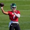New York Jets quarterback Justin Fields carted off practice field with apparent leg injury