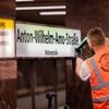 Berliner Nahverkehr: U-Bahnhof Mohrenstraße heißt jetzt Anton-Wilhelm-Amo-Straße