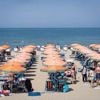 60 Euro für einen Schirm und zwei Liegen: Das undurchsichtige System der italienischen Strandbäder
