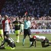 Feyenoorder Givairo Read vrijgesproken na rode kaart in slotfase van topper tegen PSV