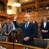 SPD und Grüne seit zehn Jahren an der Macht: Tschentscher als Erster Bürgermeister Hamburgs wiedergewählt