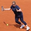 Kim Clijsters onderuit in wedstrijd voor legendes op Roland Garros