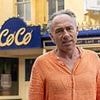 Florence Pugh's father sells his last remaining Oxford cafe saying city's low traffic neighbourhoods have left him facing £1m losses