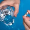 Belgische onderzoekers ontwikkelen inslikbare sensor die darmgezondheid meet: “Mogelijk het einde van onaangename endoscopieën”