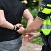 Man met kind in auto mishandelt agenten bij aanhouding in Brabants Alphen