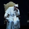 Homosexualité, violences sexuelles, écologie... Entre ouverture et conservatisme, le pape François confronté à douze ans de sujets de société