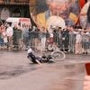 “Spekgladde stroken en veel onregelmatig geplaatste riooldeksels”: tijdrit belooft gevaarlijke onderneming te worden, Roglic viel al bij verkenning