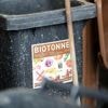 Bloß kein Plastik: Verschärfte Biotonnen-Kontrollen in vielen Kommunen