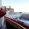 „Gott liebt euch alle“: Leo XIV. dankt Franziskus in seiner ersten Ansprache als Papst