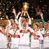 Finale in Berlin: Lange Party-Nacht: VfB mit Cup-Triumph gegen Arminia-Helden