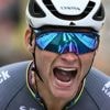 Tour de France 2025 : le résumé de la 2e étape et du coup double de Mathieu van der Poel, vainqueur en costaud et nouveau porteur du maillot jaune