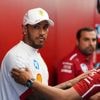 Hamilton gefrustreerd over communicatie Ferrari: 'Neem een beslissing!'