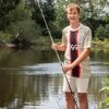 Iedere dag lopen kamperende kinderen weer in voetbalshirts. ‘Mijn vader heeft dezelfde’