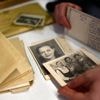 "Redonner une forme d'humanité" : en Allemagne, des archives avec des millions de documents aident des familles de déportés à retrouver leurs proches disparus dans des camps
