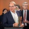 Migrationspolitik: Dobrindt: Wir werden Grenzkontrollen aufrechterhalten
