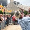 C’est une voix iconique du foot breton : qui est le speaker du mondial de lancer de menhir ?
