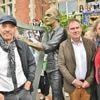 « Profondément touché », Alan Stivell, icône bretonne, dévoile la statue à son effigie à Carhaix
