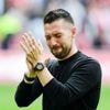 Ajax-trainer Farioli in tranen na mislopen titel: 'Deze ploeg verdiende een prijs'