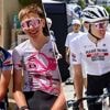 KIJK. “Niet storen!”: wil Tadej Pogacar met opvallend shirt (opdringerige) fans van zich weghouden?