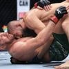 UFC 319. Chimaev malmène Du Plessis au sol et s’empare de la ceinture des poids moyens