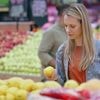 Am Shampoo riechen und Zeitschriften lesen: Was ist im Supermarkt erlaubt?