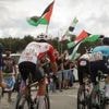 Rad-Rundfahrt in Spanien: Etappe wegen Protesten verkürzt: Bernal gewinnt